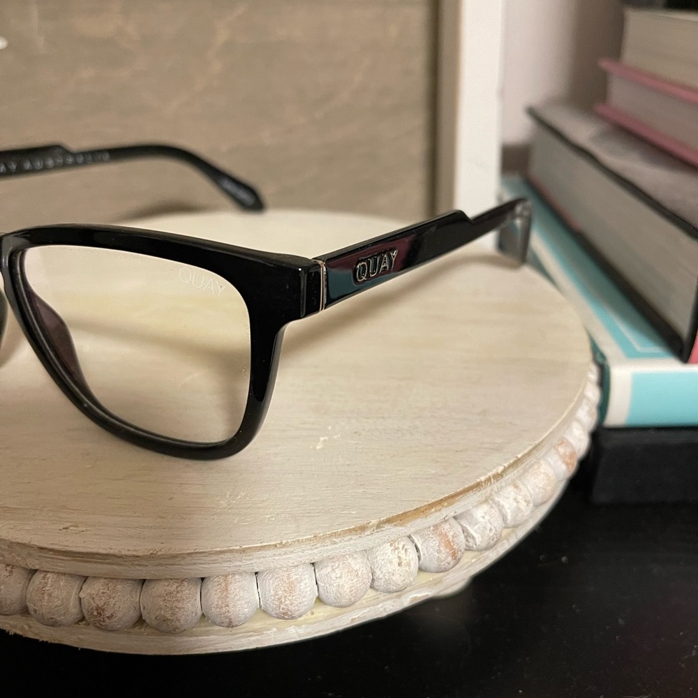 Quay Australia black-framed Hardwire blue light readers
